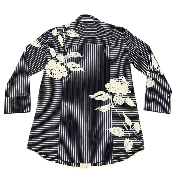 Lafayette 148 New York blue & white striped floral button down 3/4 sleeve shirt - Picture 2 of 11
